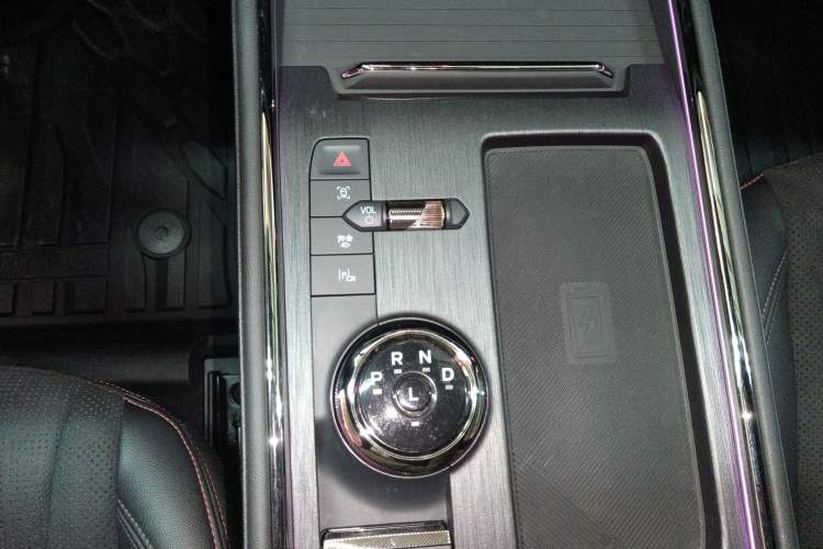 Used Ford Mondeo 2023 1.5T E-Hybrid ST-Line Gear Lever