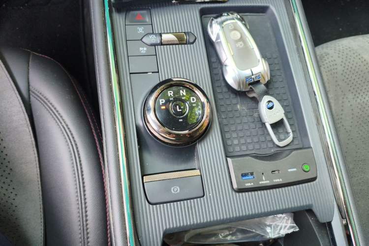 Used Ford Mondeo 2023 1.5T E-Hybrid Luxury Version Gear Lever