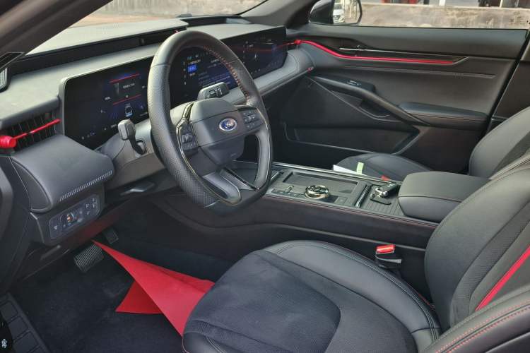 Used Ford Mondeo 2023 1.5T E-Hybrid ST-Line Interior 2