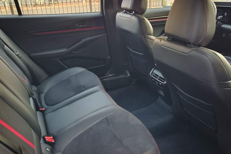 Used Ford Mondeo 2023 1.5T E-Hybrid ST-Line Interior 5