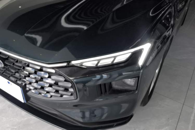 Used Ford Mondeo 2023 EcoBoost 180 Comfort Model Left Front Headlight