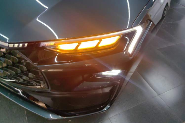 Used Ford Mondeo 2023 1.5T E-Hybrid ST-Line Left Front Headlight