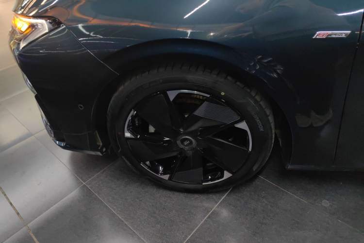 Used Ford Mondeo 2023 1.5T E-Hybrid ST-Line Left Front Wheel Hub