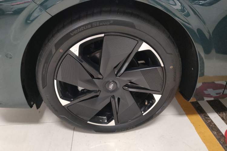 Used Ford Mondeo 2023 1.5T E-Hybrid ST-Line Left Front Wheel Hub