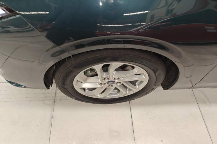 Used Ford Mondeo 2023 EcoBoost 180 Comfort Model Left Front Wheel Hub