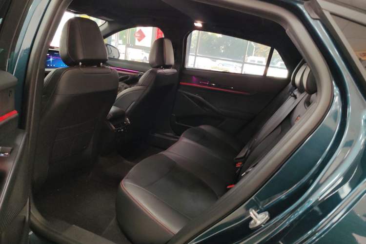 Used Ford Mondeo 2023 1.5T E-Hybrid ST-Line Left Rear Seat