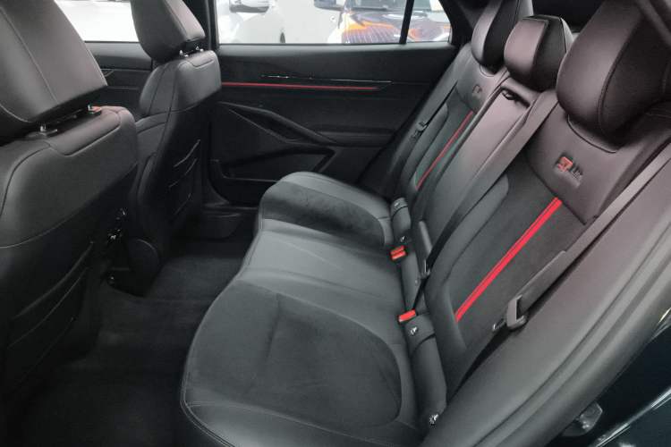 Used Ford Mondeo 2023 1.5T E-Hybrid ST-Line Left Rear Seat