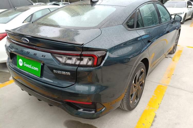 Used Ford Mondeo 2023 1.5T E-Hybrid ST-Line Rear Right 45 Deg