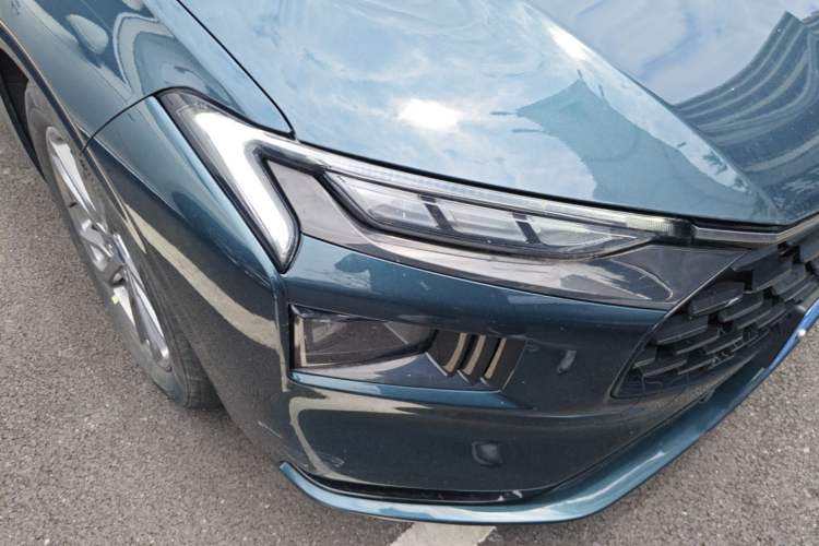 Used Ford Mondeo 2023 EcoBoost 180 Luxury Model Right Front Headlight