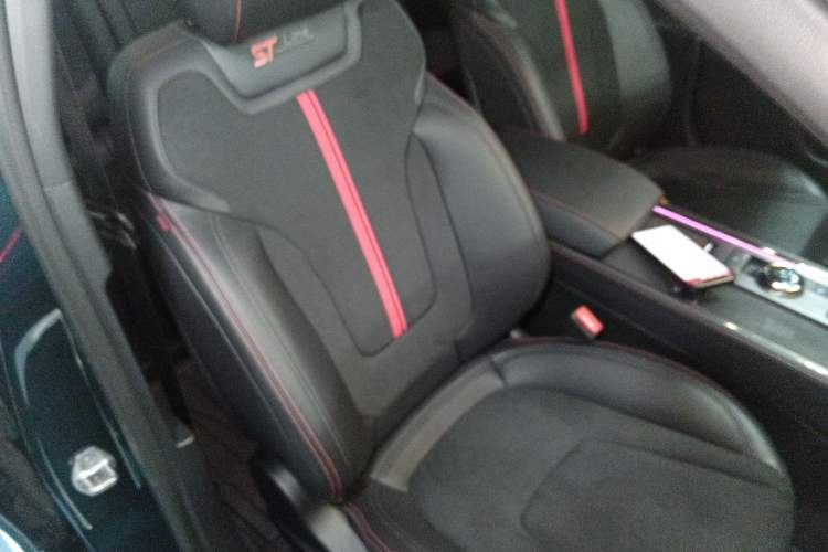 Used Ford Mondeo 2023 1.5T E-Hybrid ST-Line Right Front Seat
