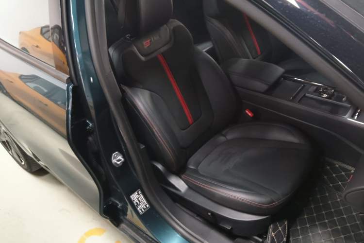 Used Ford Mondeo 2023 1.5T E-Hybrid ST-Line Right Front Seat