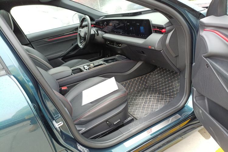 Used Ford Mondeo 2023 1.5T E-Hybrid ST-Line Right Front Seat