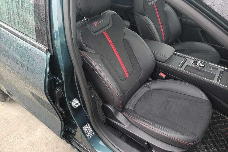 Used Ford Mondeo 2023 1.5T E-Hybrid ST-Line Right Front Seat