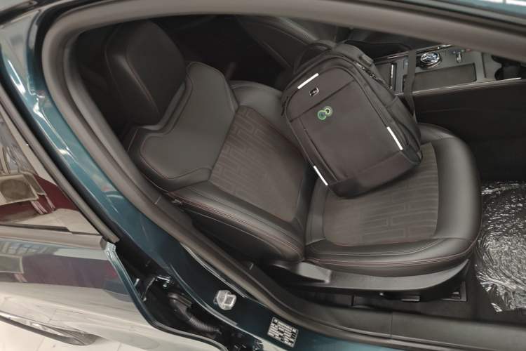 Used Ford Mondeo 2023 EcoBoost 180 Comfort Model Right Front Seat