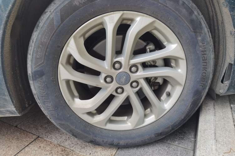 Used Ford Mondeo 2023 EcoBoost 180 Comfort Model Right Front Wheel Hub
