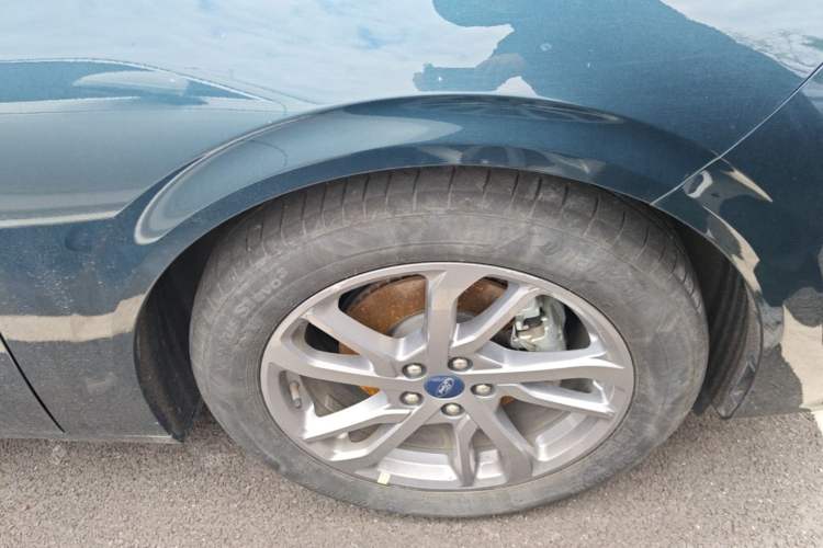 Used Ford Mondeo 2023 EcoBoost 180 Luxury Model Right Front Wheel Hub