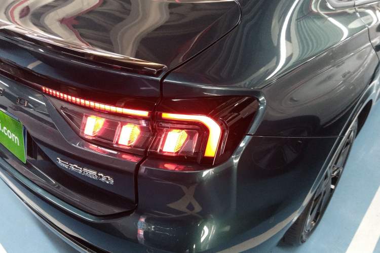 Used Ford Mondeo 2023 1.5T E-Hybrid ST-Line Right Rear Taillight