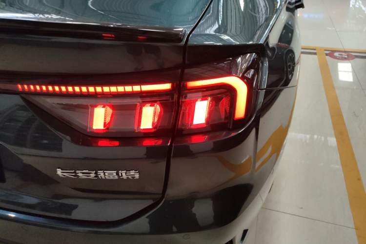 Used Ford Mondeo 2023 1.5T E-Hybrid ST-Line Right Rear Taillight