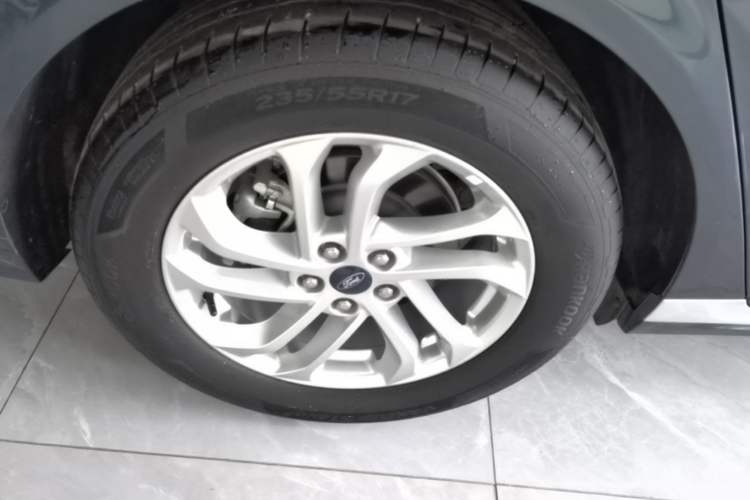 Used Ford Mondeo 2023 EcoBoost 180 Comfort Model Right Rear Wheel Hub