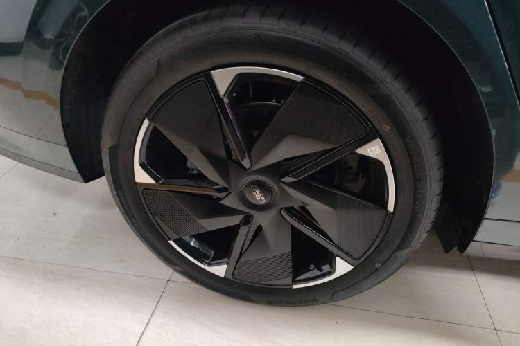 Used Ford Mondeo 2023 1.5T E-Hybrid ST-Line Right Rear Wheel Hub