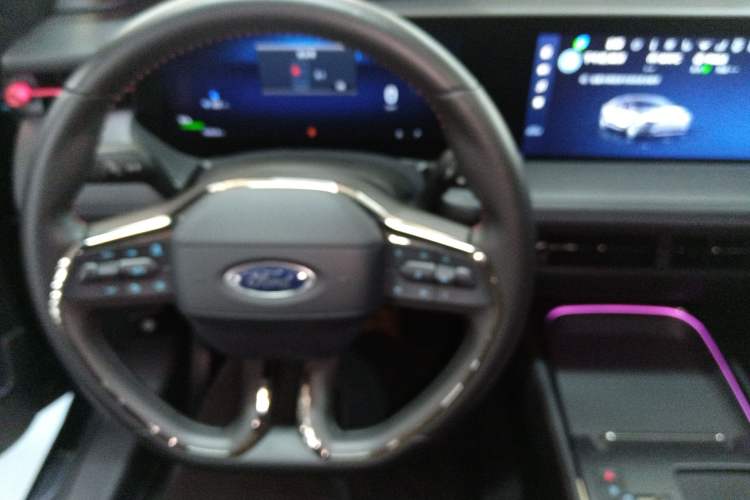 Used Ford Mondeo 2023 1.5T E-Hybrid ST-Line Steering Wheel