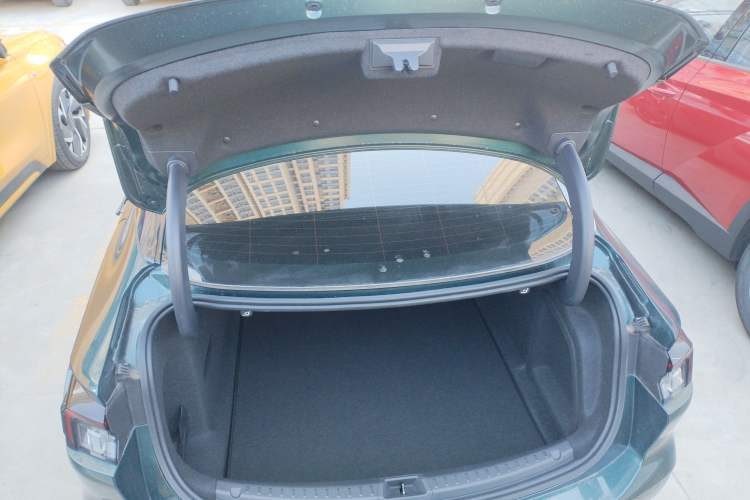 Used Ford Mondeo 2023 1.5T E-Hybrid ST-Line Trunk