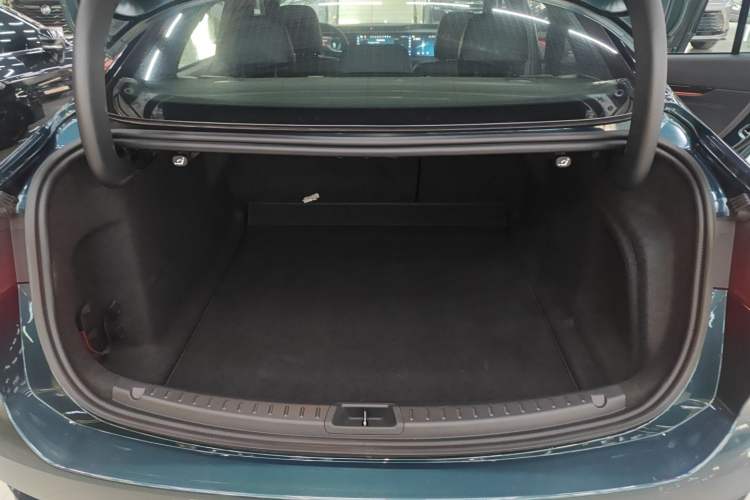 Used Ford Mondeo 2023 1.5T E-Hybrid ST-Line Trunk