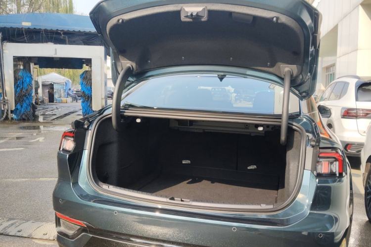 Used Ford Mondeo 2023 1.5T E-Hybrid ST-Line Trunk