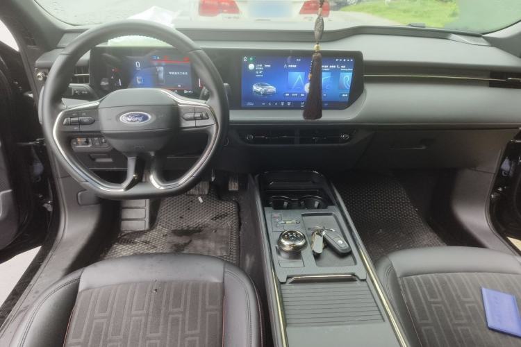 Used Ford Mondeo 2023 EcoBoost 180 Comfort Model Center Console