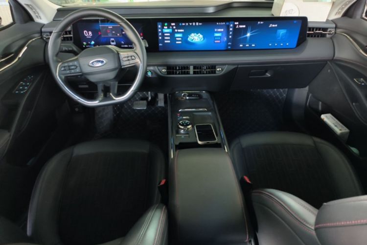 Used Ford Mondeo 2023 EcoBoost 245 Luxury Model Center Console