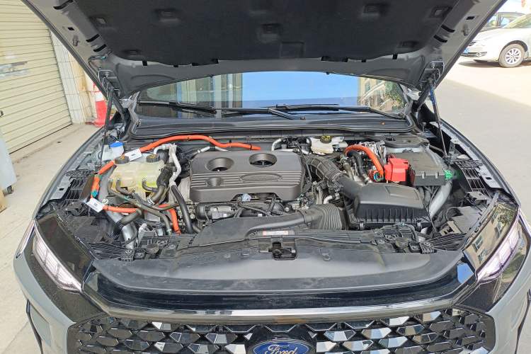 Used Ford Mondeo 2023 1.5T E-Hybrid ST-Line Engine Bay