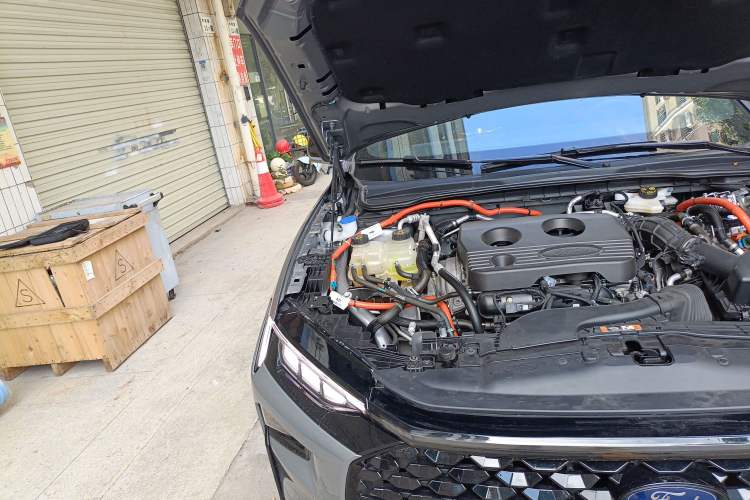 Used Ford Mondeo 2023 1.5T E-Hybrid ST-Line Engine Bay Right
