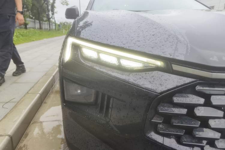 Used Ford Mondeo 2023 EcoBoost 180 Comfort Model Right Front Headlight