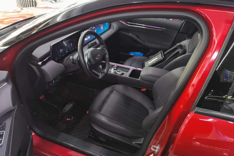 Used Ford Mondeo 2023 EcoBoost 245 Ultimate Model Interior 3