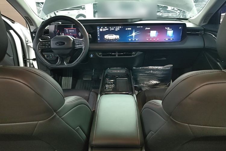 Used Ford Mondeo 2023 EcoBoost 245 Luxury Model Center Console