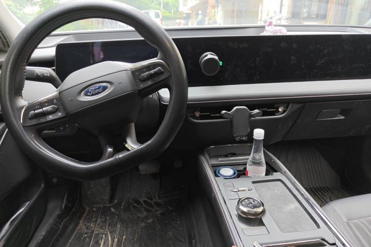 Used Ford Mondeo 2023 1.5T E-Hybrid Luxury Version Center Console