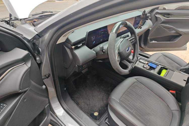 Used Ford Mondeo 2023 EcoBoost 180 Luxury Model Driver Seat