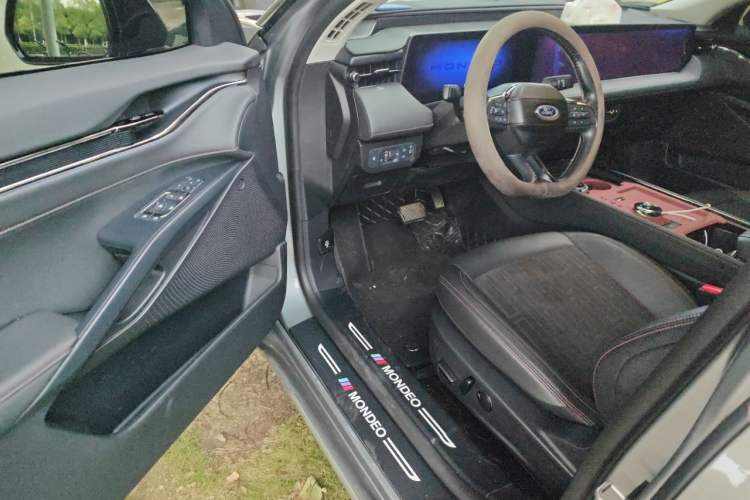 Used Ford Mondeo 2023 EcoBoost 245 Luxury Model Driver Seat