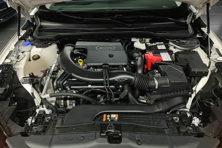 Used Ford Mondeo 2023 EcoBoost 245 Luxury Model Engine Bay