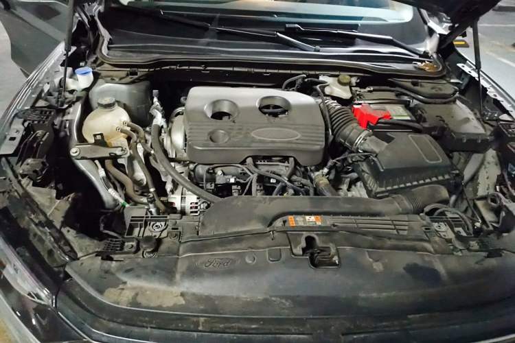 Used Ford Mondeo 2023 EcoBoost 180 Luxury Model Engine Bay
