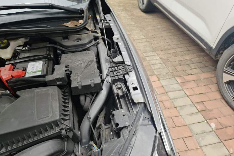 Used Ford Mondeo 2023 EcoBoost 180 Luxury Model Engine Bay Left