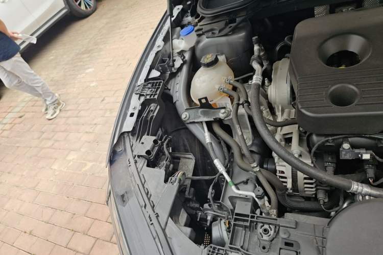 Used Ford Mondeo 2023 EcoBoost 180 Luxury Model Engine Bay Right