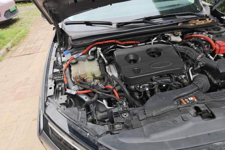 Used Ford Mondeo 2023 1.5T E-Hybrid Luxury Version Engine Bay Right
