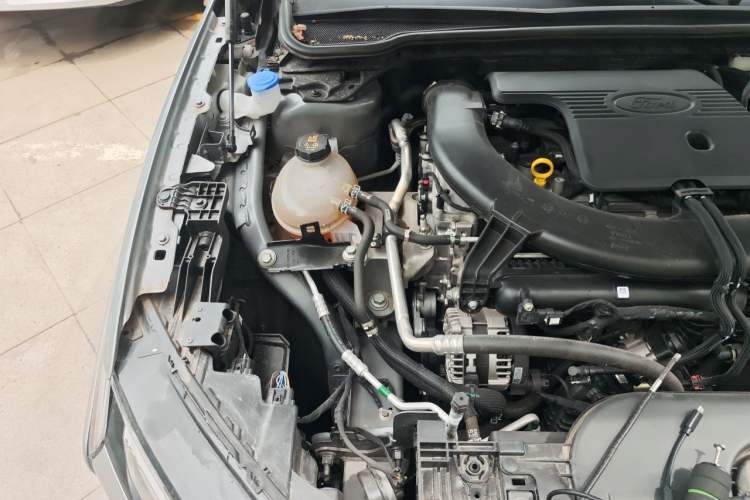 Used Ford Mondeo 2023 EcoBoost 245 Luxury Model Engine Bay Right
