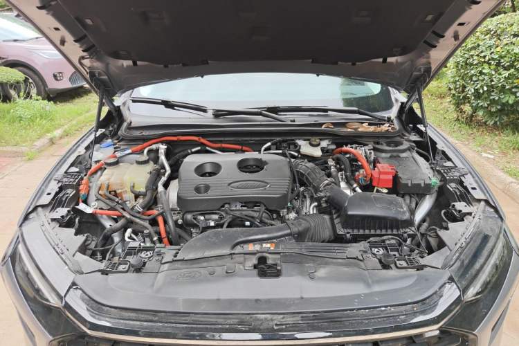Used Ford Mondeo 2023 1.5T E-Hybrid Luxury Version Engine Bay