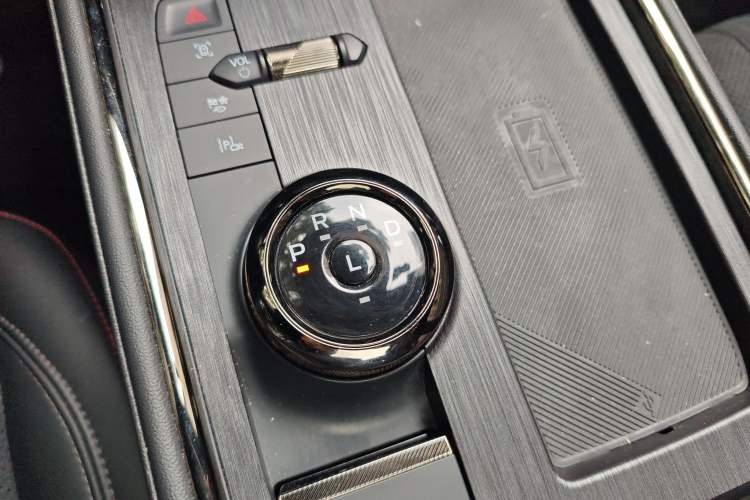 Used Ford Mondeo 2023 1.5T E-Hybrid ST-Line Gear Lever
