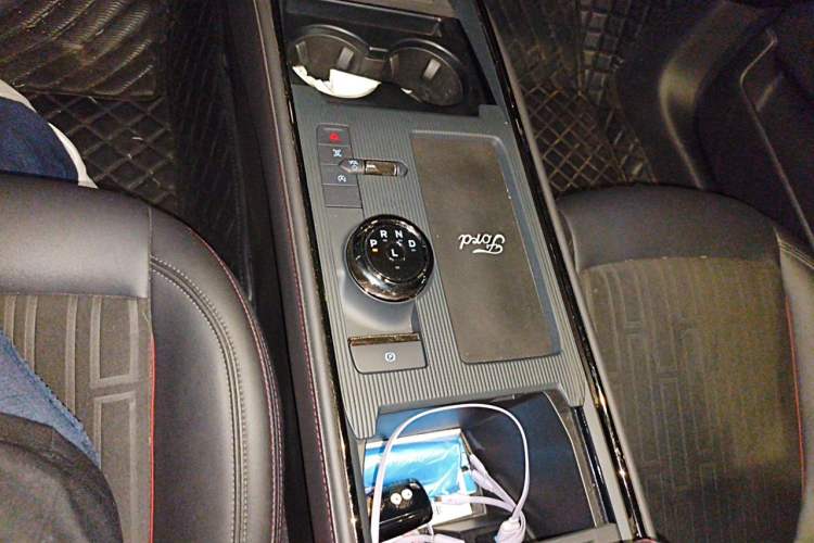 Used Ford Mondeo 2023 EcoBoost 180 Luxury Model Gear Lever