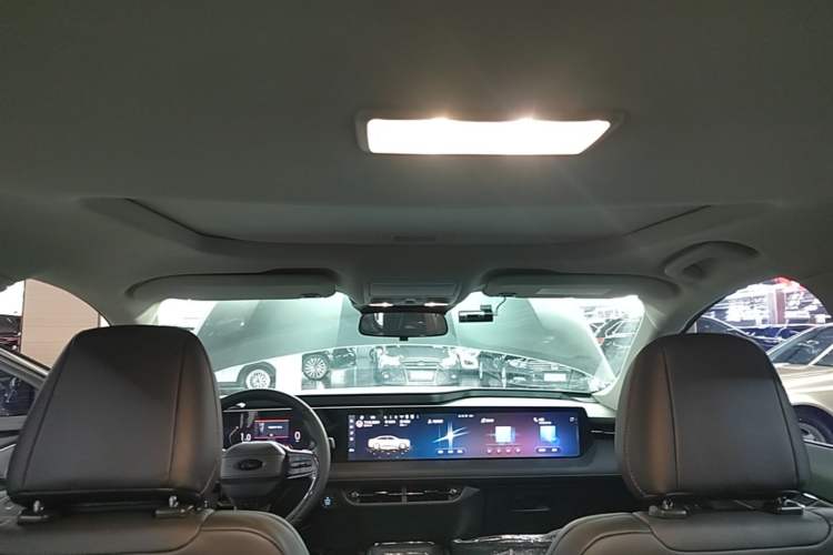 Used Ford Mondeo 2023 EcoBoost 245 Luxury Model Headliner