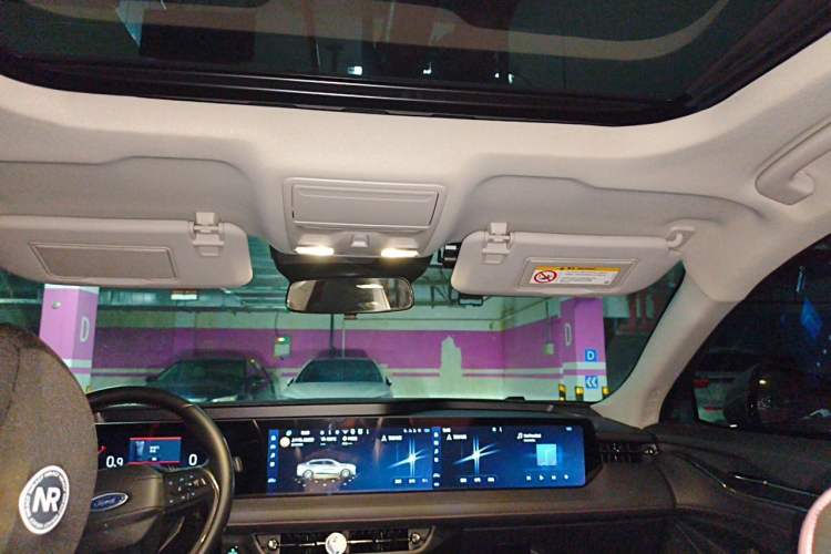 Used Ford Mondeo 2023 EcoBoost 180 Luxury Model Headliner