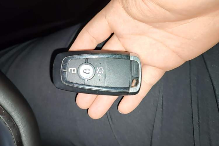 Used Ford Mondeo 2023 EcoBoost 180 Luxury Model Interior 1